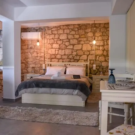 Nyaraló Coastal Stone Hideaway With Stunning Scenery *