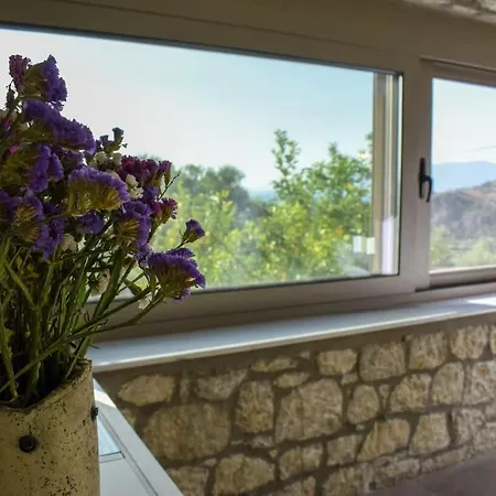 Coastal Stone Hideaway With Stunning Scenery *