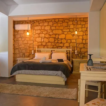 Coastal Stone Hideaway With Stunning Scenery Nyaraló *