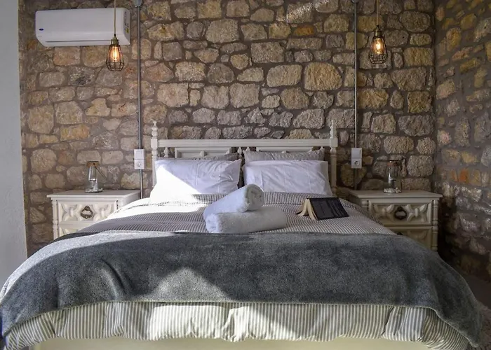 Prázdninový dům Coastal Stone Hideaway With Stunning Scenery Kitriaí