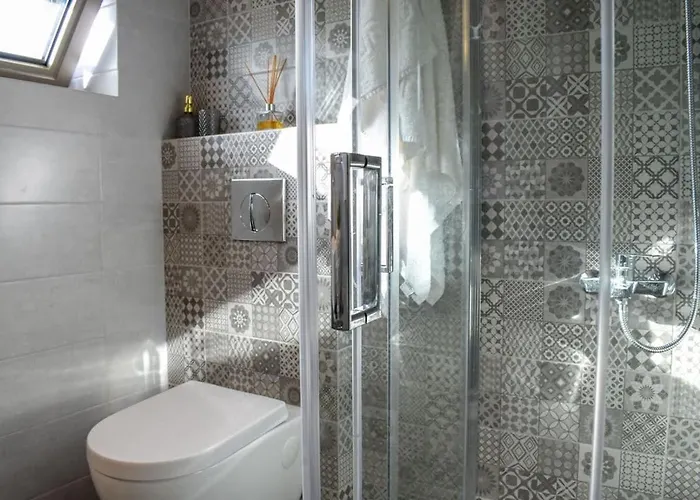 Coastal Stone Hideaway With Stunning Scenery *